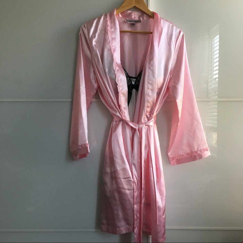 Pink robe - Picture 2 of 3